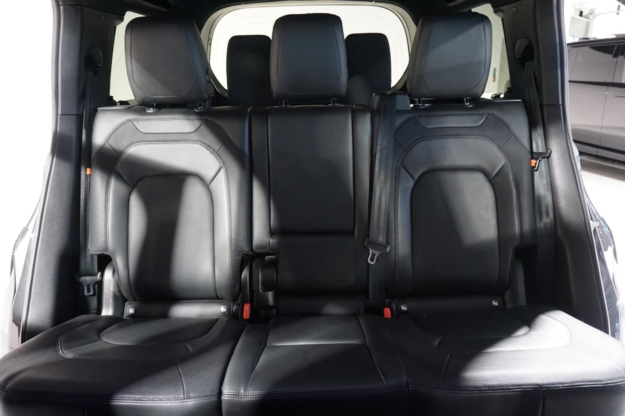 Land Rover Defender 110 3.0 D300 MHEV X-Dynamic HSE SUV 5dr Diesel Auto 4WD Euro 6 (s/s) (300 ps)